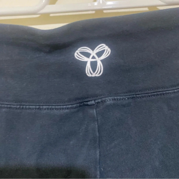Women’s  TNA Brand Casual Soft Black Leggings With Logo on the Back Size Small - Picture 12 of 14